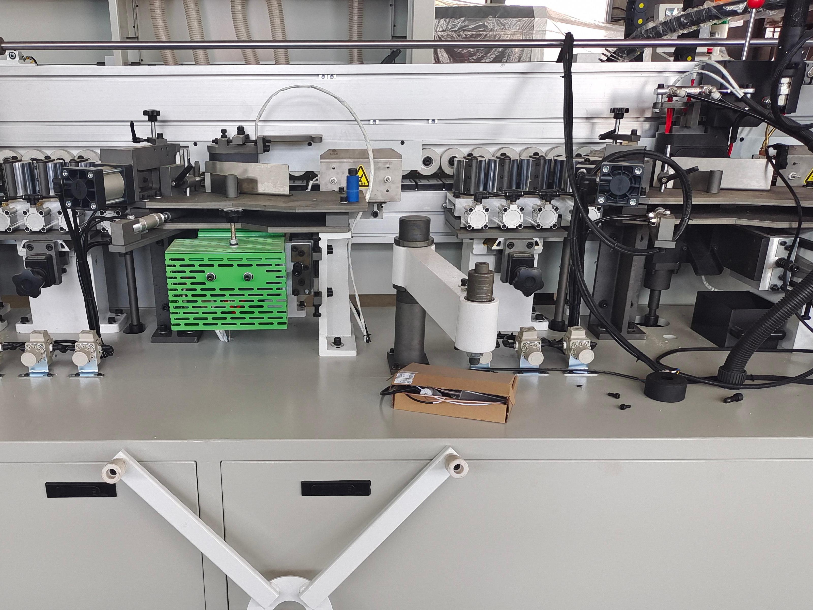 PUR Edge Banding Machine