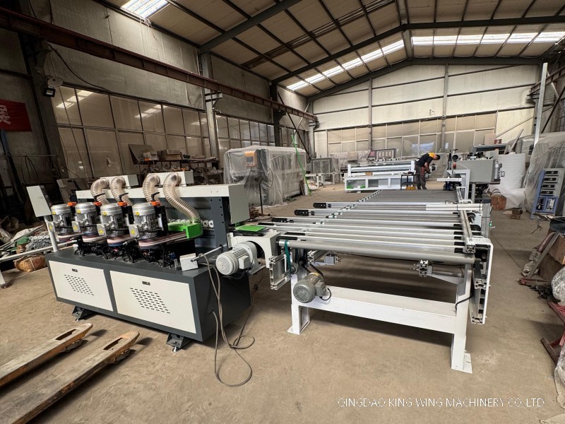 Automatic feeding system for board edge sanding machine