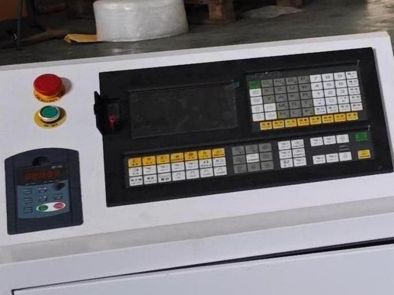 Automatic Loading CNC Wood Lathe - KC1220A